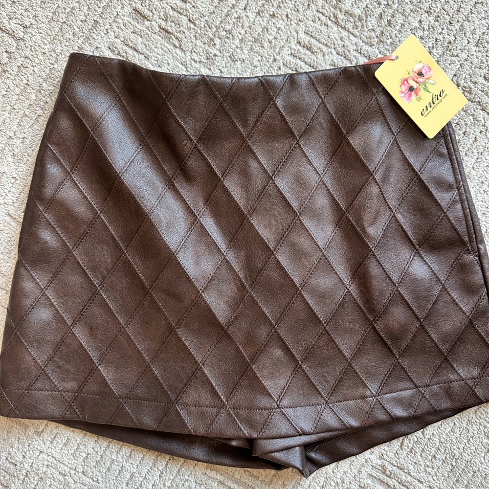 entro Diamond-Quilted Faux Leather Skort — Dark Brown - Picture 6 of 11